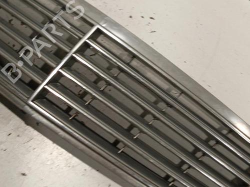 Grill MERCEDES-BENZ C-CLASS (W203) C 200 CDI (203.004) (116 hp) 22571624