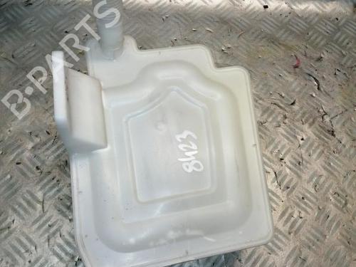 Used Windscreen washer tank VW CADDY III MPV (2KB, 2KJ, 2CB, 2CJ) 2.0 TDI 4motion (110 hp) 22573699