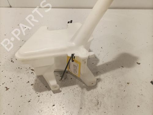 Used Windscreen washer tank TOYOTA YARIS (_P13_) 1.5 Hybrid (NHP130_, NHP130) (101 hp) 23782012