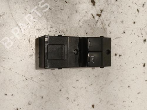 Used Left front window switch NISSAN MICRA III (K12) 1.2 16V (80 hp) 22582054