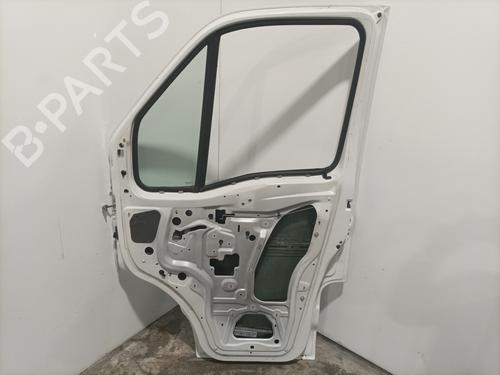 Used Right front door Right front door RENAULT TRUCKS MASCOTT Platform/Chassis 120.65 (A00500007) (115 hp) 31662587 31662587