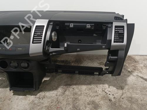 Dashboard PEUGEOT 4007 (VU_, VV_) 2.2 HDi | BP22585944C46 