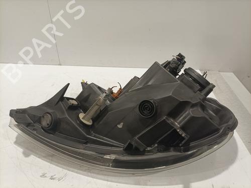 Used Right headlight Right headlight OPEL VIVARO A Van (X83) 2.0 CDTI (F7) (90 hp) 31585787 31585787