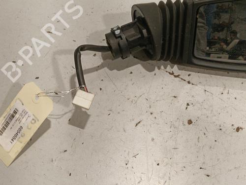 Used Right mirror Right mirror 22582426 22582426