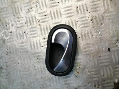Used Front right interior door handle Front right interior door handle 22589822 22589822