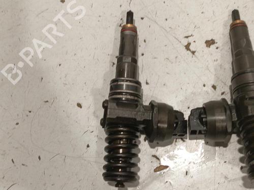 Injector VW GOLF V (1K1) 1.9 TDI | BP22571633M100 