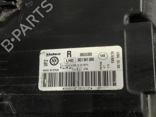 Used Right headlight Right headlight VW GOLF VII (5G1, BQ1, BE1, BE2) 1.6 TDI (105 hp) 26462135 26462135