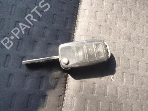 Venstre fortil bærearm VW TOURAN (1T1, 1T2) 1.9 TDI | BP22573688M12 