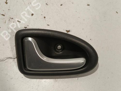 Venstre bagtil invendig håndtag RENAULT CLIO II (BB_, CB_) 1.5 dCi (B/CB3M) (64 hp) 22570260