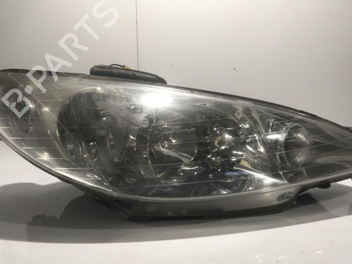 Used Right headlight PEUGEOT 206 Hatchback (2A/C) 1.1 i (60 hp) 25923368