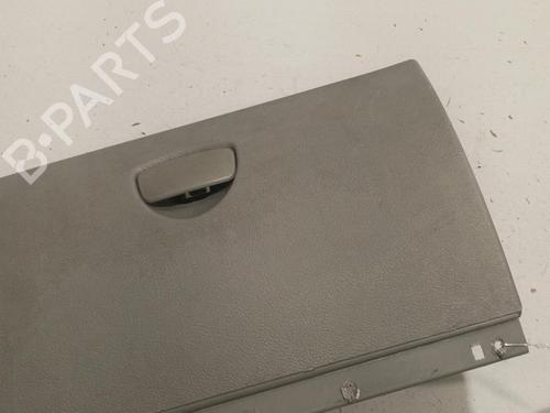 Used Glove box Glove box RENAULT CLIO II (BB_, CB_) 1.4 16V (B/CB0P, BB13) (98 hp) 27972733 27972733