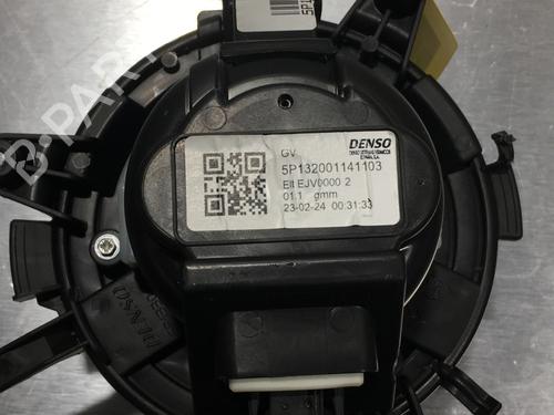 Heater blower motor PEUGEOT 5008 II (MC_, MJ_, MR_, M4_) 1.2 Hybrid 136 (MRHPYC) | BP22577340M62 