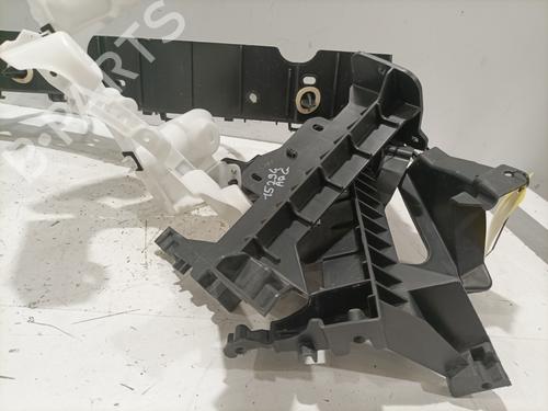 rear-bumper-bracket-renault-megane-iv-hatchback-b9amn_-2015-36482193 main image
