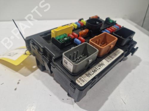 Used Fuse box Fuse box CITROËN C3 II (SC_) 1.4 HDi 70 (SC8HZC, SC8HR0, SC8HP4) (68 hp) 22574007 22574007