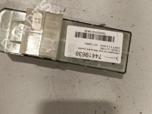 Used Left front window switch Left front window switch SUZUKI SWIFT III (MZ, EZ) 1.3 DDiS (RS413D) (75 hp) 22576291 22576291