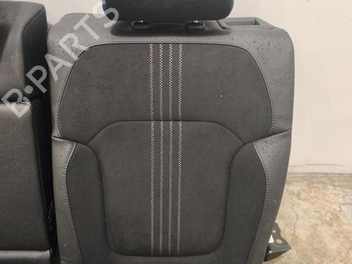 rear-seat-renault-megane-iv-hatchback-b9amn_-2015-37993945 main image