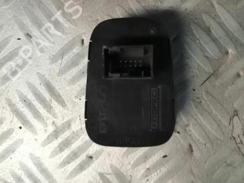 Used Warning switch PEUGEOT BIPPER (AA_) 1.4 HDi (68 hp) 22573943