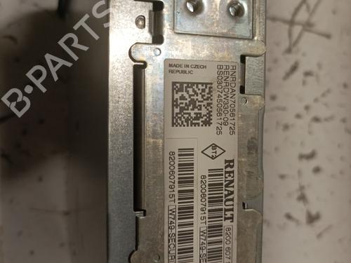 Used Radio Radio RENAULT CLIO III (BR0/1, CR0/1) 1.5 dCi (BR17, CR17) (86 hp) 22588947 22588947