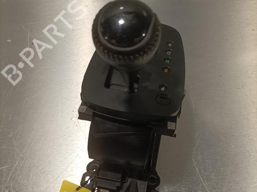 Used Gear lever TOYOTA YARIS (_P13_) 1.5 Hybrid (NHP130_, NHP130) (101 hp) 23782018