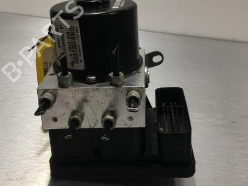 Used ABS pump BMW 1 (E81) 118 d (143 hp) 22577399
