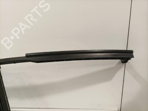 Front left quarter glass CITROËN C3 II (SC_) 1.2 VTi 82 | BP22574195C111 