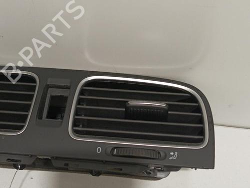 Used Air vent VW GOLF VI (5K1) 1.4 TSI (160 hp) 22588431
