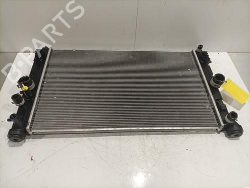 Used Water radiator TOYOTA YARIS (_P21_, _PA1_, _PH1_) 1.5 Hybrid (MXPH10, MXPH11) (116 hp) 30939224