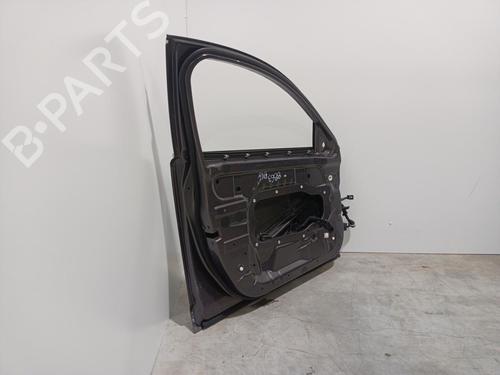 Used Left front door Left front door 22581131 22581131