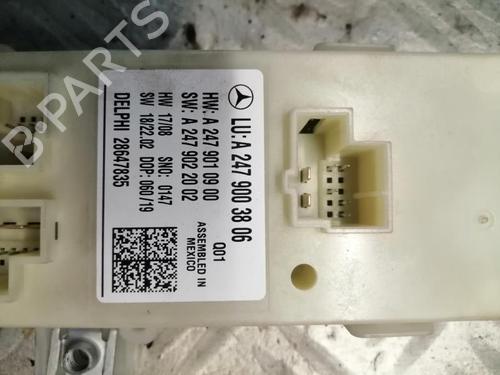Used Fuse box MERCEDES-BENZ B-CLASS Sports Tourer (W247) B 200 d (247.012) (150 hp) 22590238
