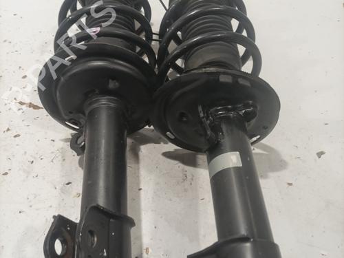 Used Left front shock absorber Left front shock absorber TOYOTA YARIS (_P13_) 1.5 Hybrid (NHP130_, NHP130) (101 hp) 23781669 23781669