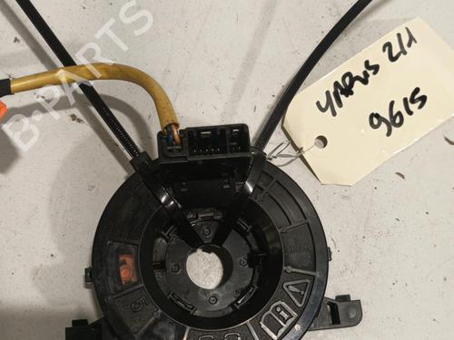 Kontaktrulle Airbag TOYOTA YARIS (_P9_) 1.4 D-4D (NLP90_, NLP90R) (90 hp) 22570748