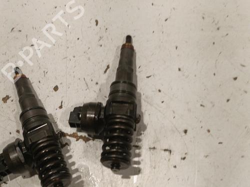 Injector VW GOLF V (1K1) 1.9 TDI | BP22571633M100 