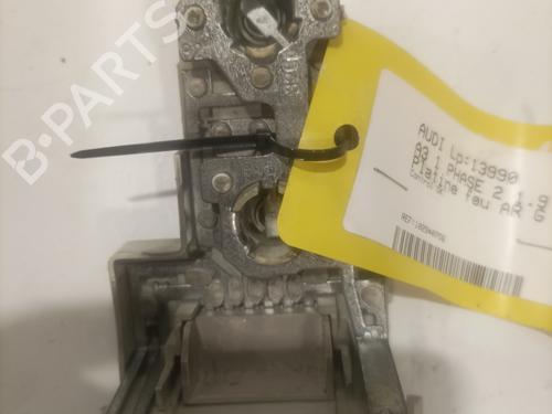 Used Lamp holder Lamp holder AUDI A3 (8L1) 1.9 TDI (130 hp) 24407996 24407996