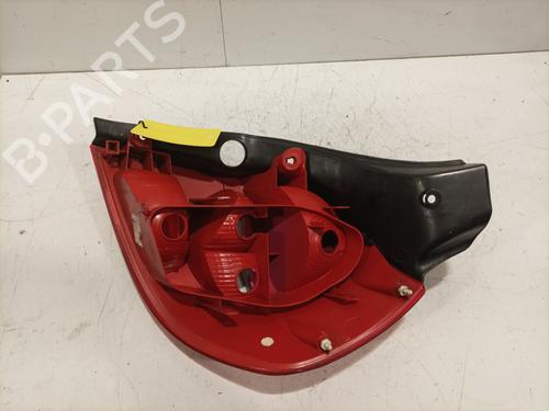 Feu arrière gauche Feu arrière gauche RENAULT CLIO III (BR0/1, CR0/1) 1.5 dCi (C/BR0G, C/BR1G) (68 hp) 33950772 33950772