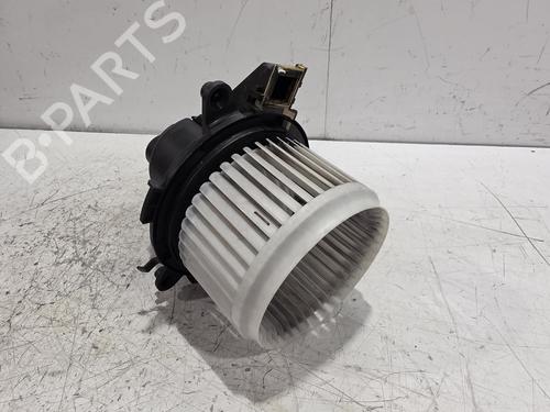 Used Heater blower motor Heater blower motor PEUGEOT 5008 II (MC_, MJ_, MR_, M4_) 1.5 BlueHDi 130 (MCYHZJ, MCYHZR, MCYHZX) (131 hp) 40251616 40251616