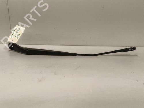 Used Front windshield wiper arm MERCEDES-BENZ V-CLASS (W447) V 250 BlueTEC / d (447.811, 447.813, 447.815) (190 hp) 22587539