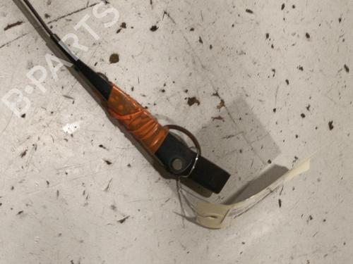 Used Front windshield wiper arm RENAULT 5 (122_) 1.1 (1227, 1397) (45 hp) 22588141