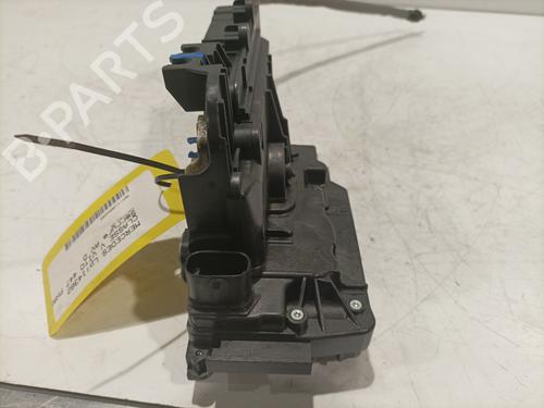 front-right-lock-mercedes-benz-v-class-w447-2014-31857084 main image