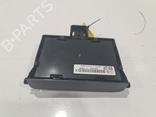 Used Fuse box Fuse box RENAULT CLIO III (BR0/1, CR0/1) [2005-2014] 33950697 33950697