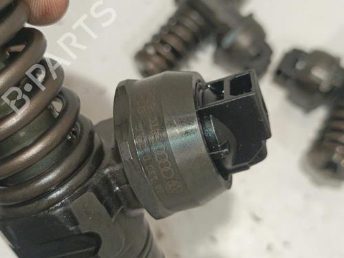 Injector VW GOLF V (1K1) 1.9 TDI | BP22582335M100 