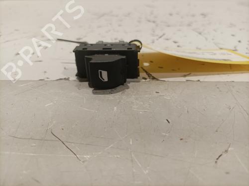 Used Right front window switch Right front window switch CITROËN C3 III (SX) 1.2 PureTech 82 (83 hp) 22577641 22577641