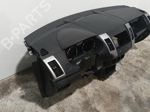 Dashboard PEUGEOT 4007 (VU_, VV_) 2.2 HDi | BP22585944C46 