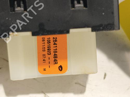 Used Left front window switch Left front window switch RENAULT TWINGO III (BCM_, BCA_) 0.9 TCe 95 (92 hp) 35924192 35924192