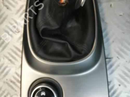 Console centrale Console centrale FIAT 500X (334_) 2.0 D Multijet 4x4 (334AXB22, 334AXD2B) (140 hp) 22584227 22584227