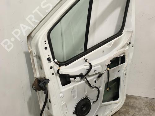 right-front-door-renault-trafic-iii-van-fg_-2014-39255322 main image