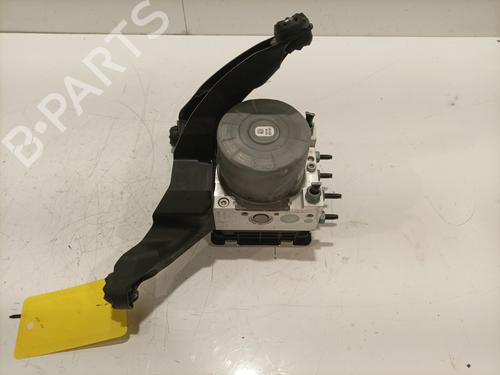 Used ABS pump BMW 1 (F40) 118 i (140 hp) 29864499