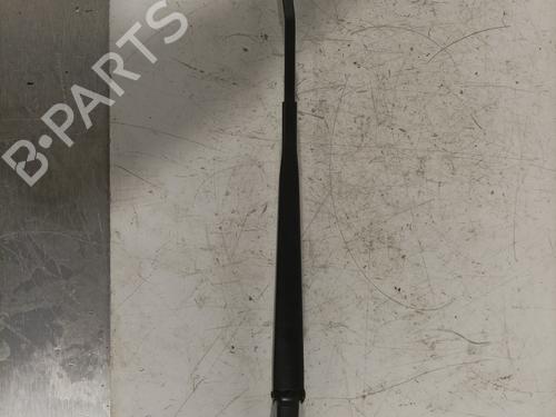 Used Front windshield wiper arm PEUGEOT 208 II (UB_, UP_, UW_, UJ_) 1.2 PureTech 100 (101 hp) 29188260