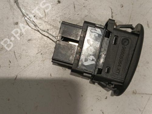 Used Right rear window switch Right rear window switch CITROËN C3 Pluriel (HB_) 1.4 HDi (68 hp) 22576867 22576867