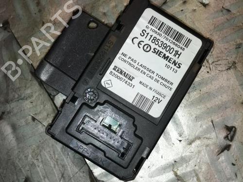 Used Card reader RENAULT CLIO III (BR0/1, CR0/1) 1.6 16V GT (BR10, CR10) (128 hp) 22589682