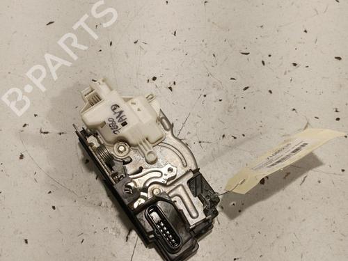 Used Front right lock VOLVO V40 Hatchback (525) D2 (114 hp) 22582268